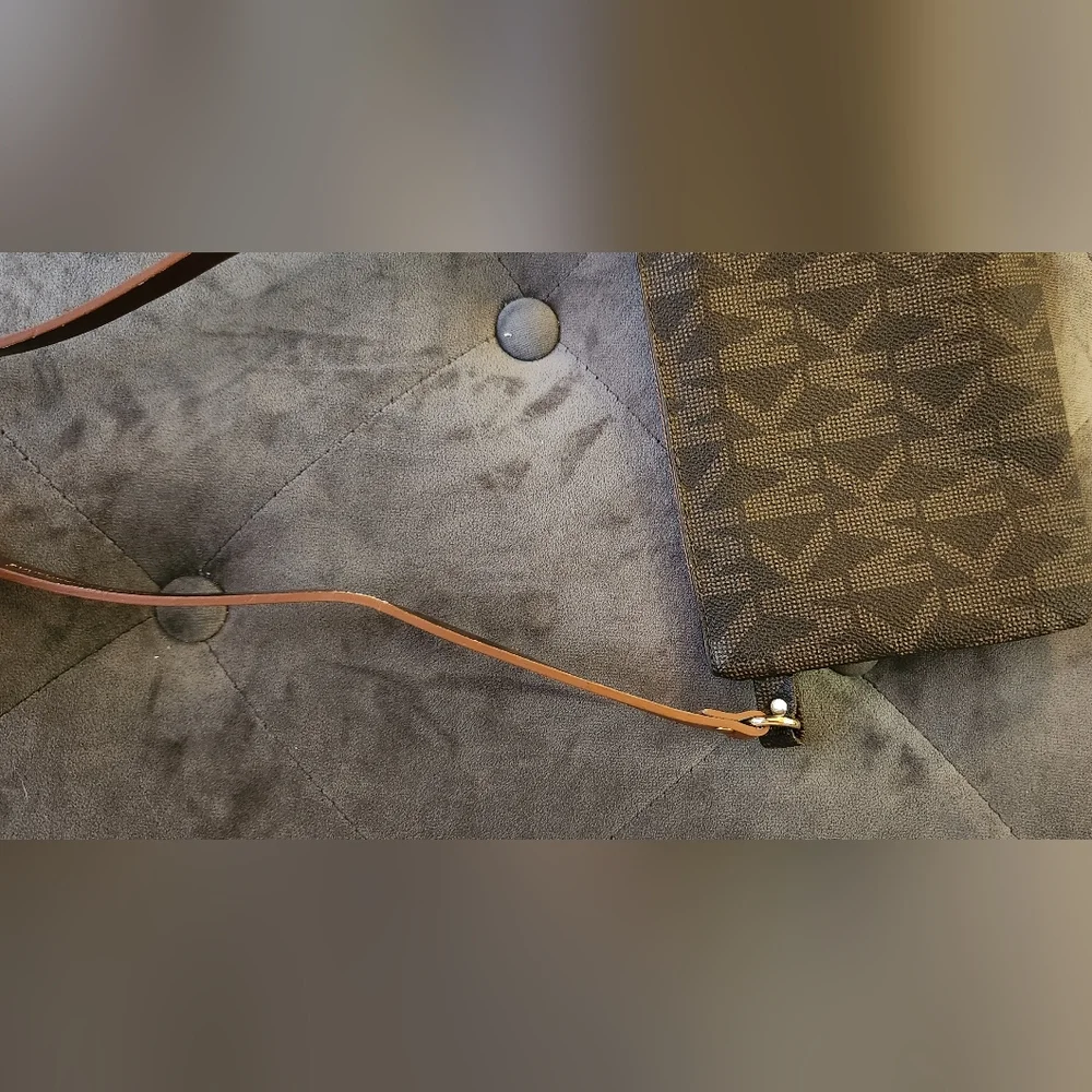 MICHAEL Michael Kors Belted Waist Bag - Picture 6 of 8